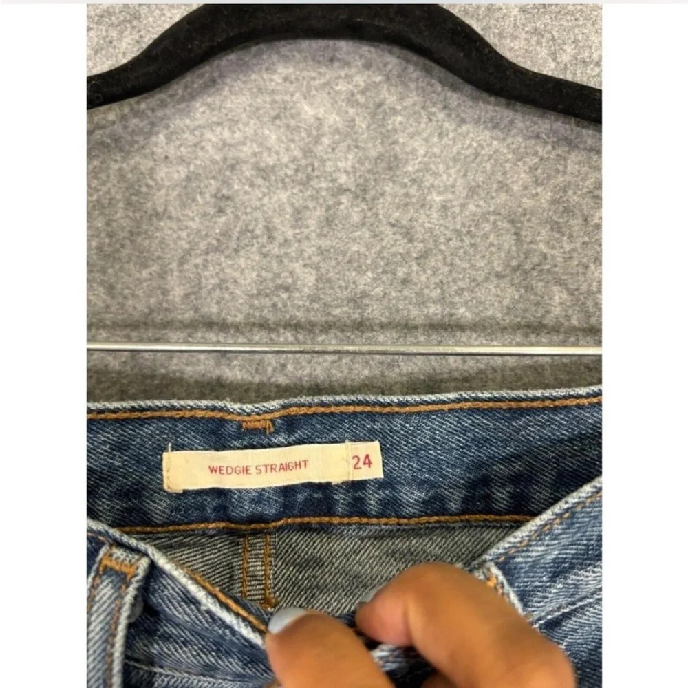 Levis Premium Wedgie Straight Jeans Womens 24 - Picture 2 of 5